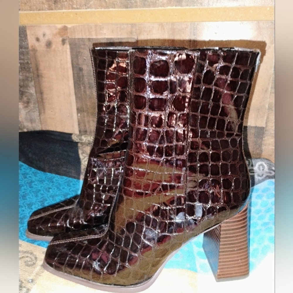 Sam Edelman Ivette 2 Block Heel Leather Boot Size 7.5 M Croc - Picture 2 of 10